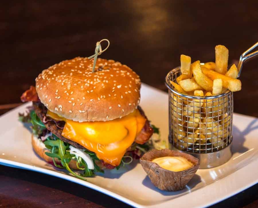 Hamburger en friet